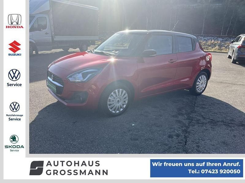 Rot Gebraucht 2022 Suzuki Swift Comfort+ Kleinwagen | 13.989 € (Fairer Preis) - Bild 1/4