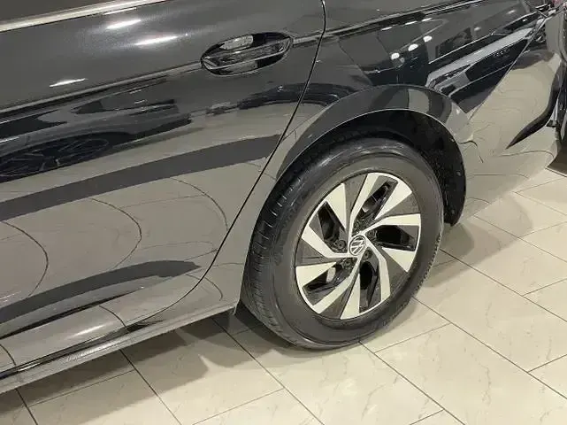 Gebraucht VW Passat IQ Drive 122 PS (89 kW) 2024 Schwarz Limousine