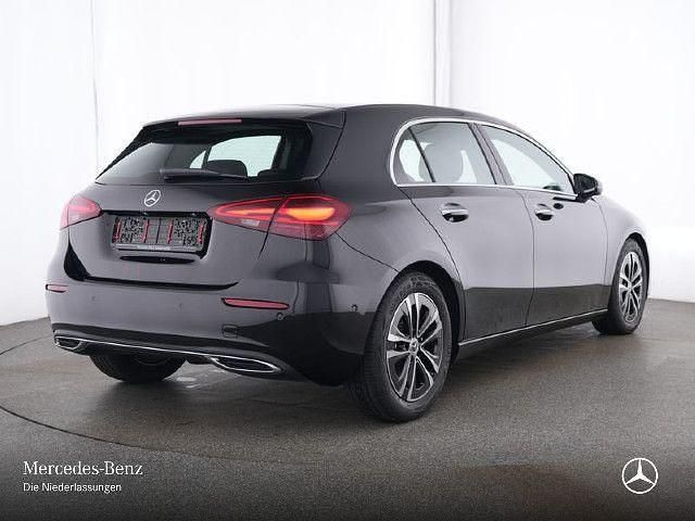 Schwarz Gebraucht 2024 Mercedes A200 Advanced Plus Limousine | 29.890 € (Guter Preis) - Bild 1/4