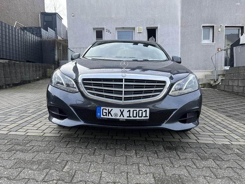 Gebraucht Mercedes E200 136 PS (100 kW) 2013 Grau Limousine