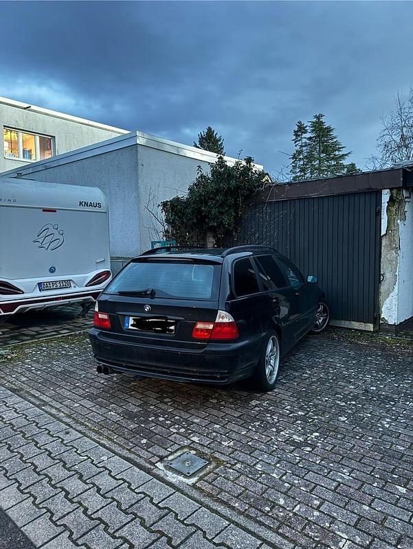 Gebraucht BMW 318 Basis 143 PS (105 kW) 2004 Schwarz Kombi