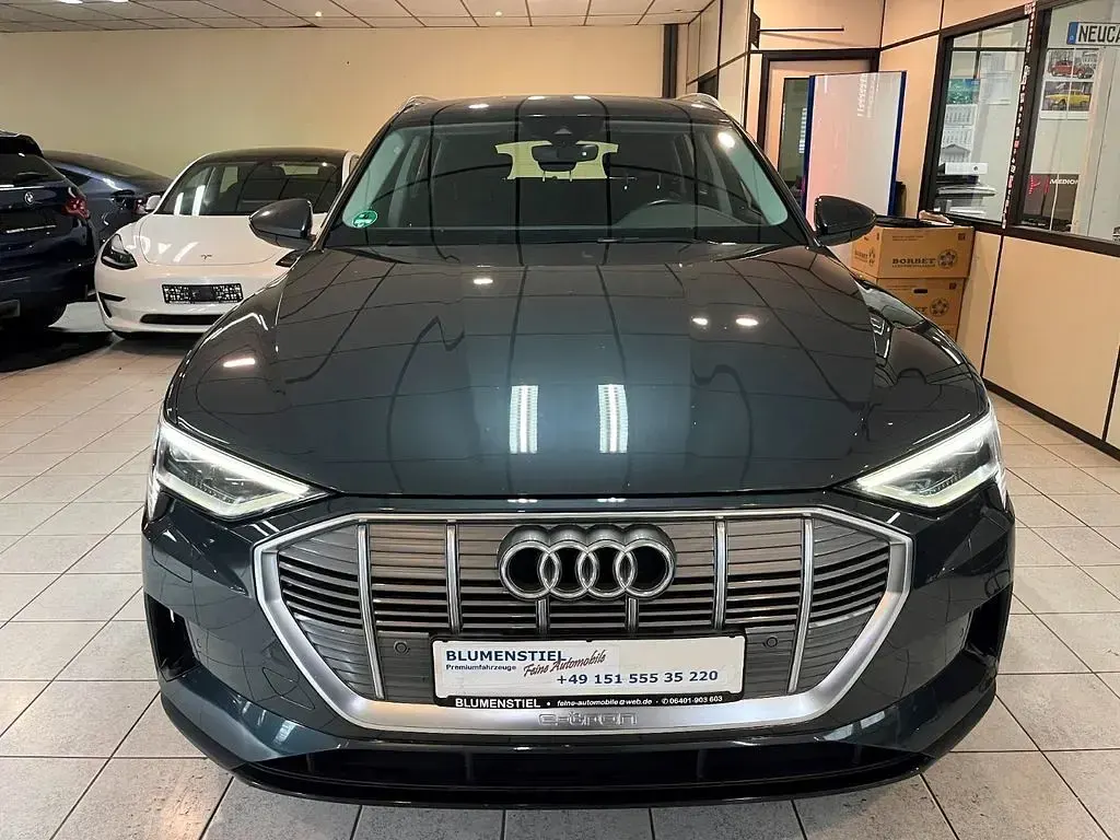 Gebraucht Audi e-tron 300 kW (408 PS) 2021 Grau SUV