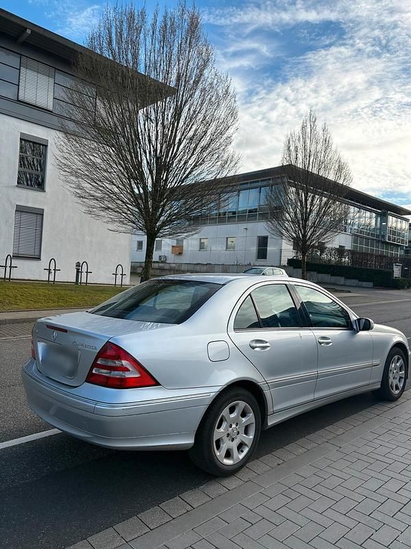 Gebraucht Mercedes C180 143 PS (105 kW) 2006 Silber Limousine
