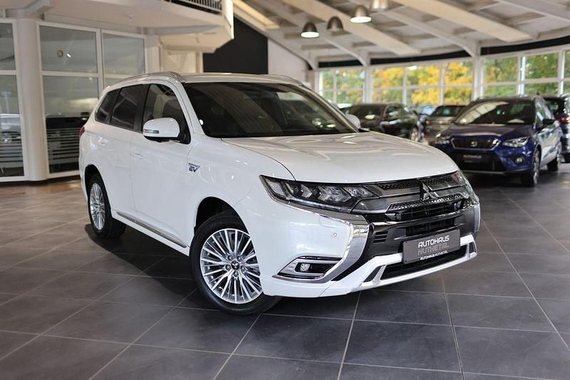 Perlmuttweiss Gebraucht 2019 Mitsubishi Outlander Edition SUV | 19.980 € (Fairer Preis) - Bild 1/4