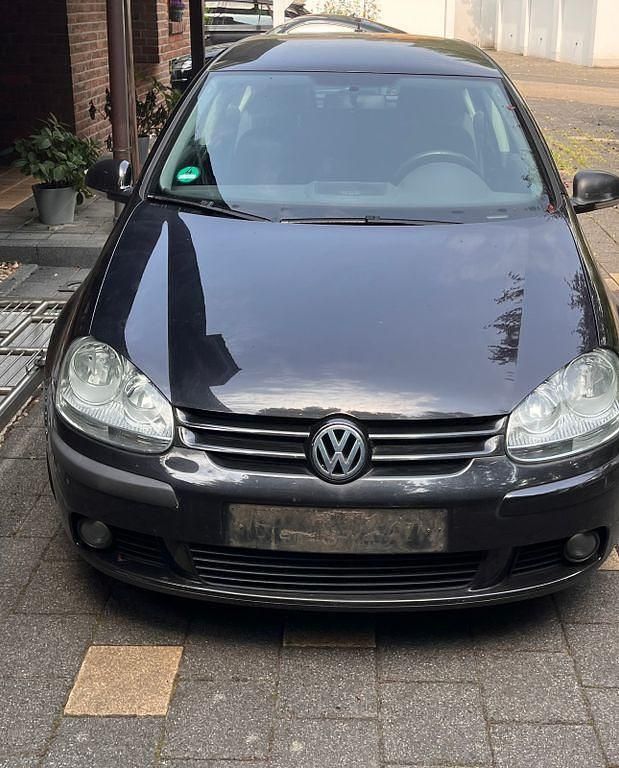 Schwarz Gebraucht 2004 VW Golf V Limousine | 2.000 € (Fairer Preis) - Bild 1/4