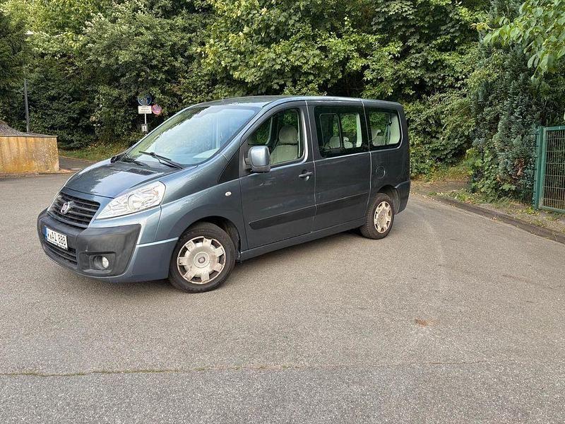 Grau Gebraucht 2010 Fiat Scudo Van | 6.500 € (Fairer Preis) - Bild 1/4