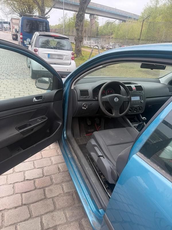 Second-hand VW Golf 75 CP (55 kW) 2006 Albastru Coupe