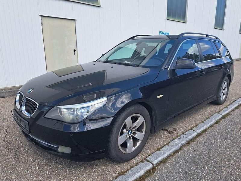 Schwarz Gebraucht 2010 BMW 525 Kombi | 4.900 € - Bild 1/4