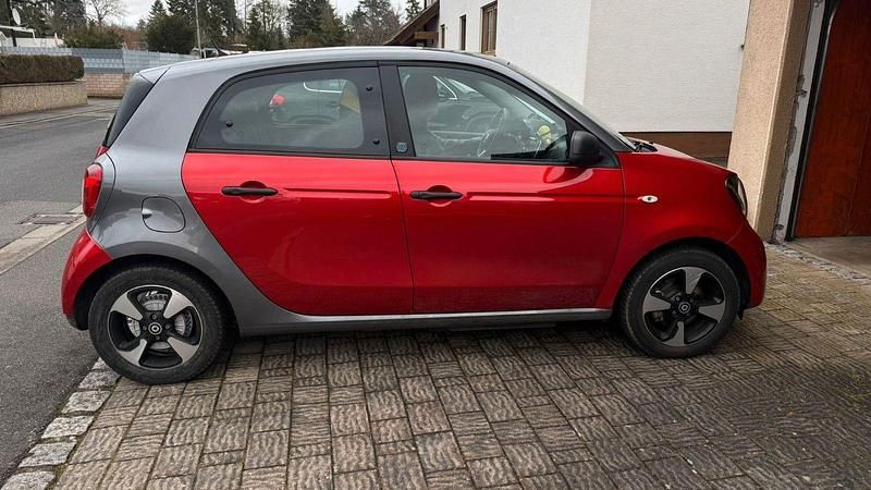 Gebraucht Smart ForFour Electric Drive 60 kW (82 PS) 2021 Rot Kleinwagen