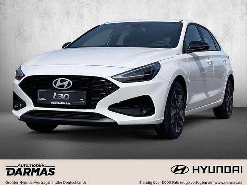 Weiß Gebraucht 2024 Hyundai i30 Advantage Limousine | 18.790 € (Guter Preis) - Bild 1/4