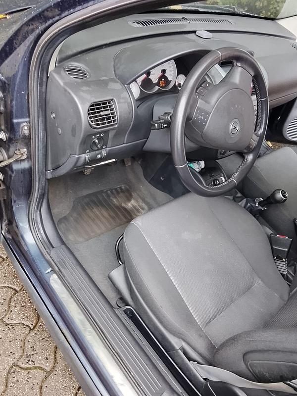 Gebraucht Opel Corsa 80 PS (58 kW) 2006 Blau Kleinwagen