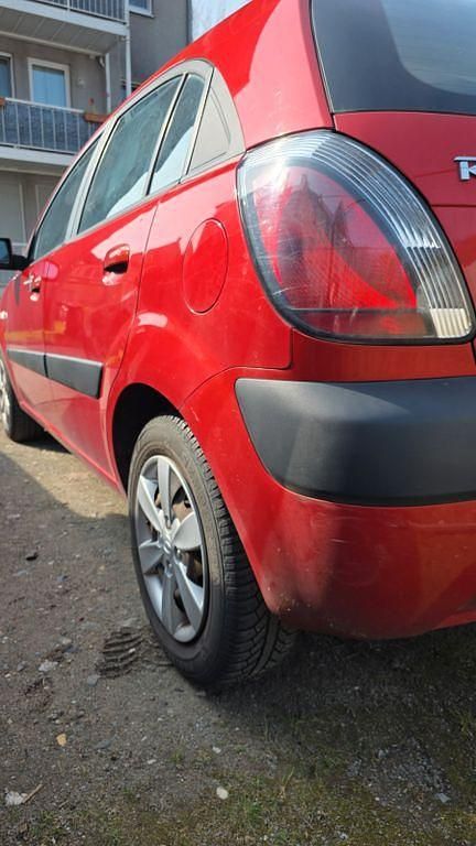 Gebraucht Kia Rio Basis 97 PS (71 kW) 2009 Rot Limousine