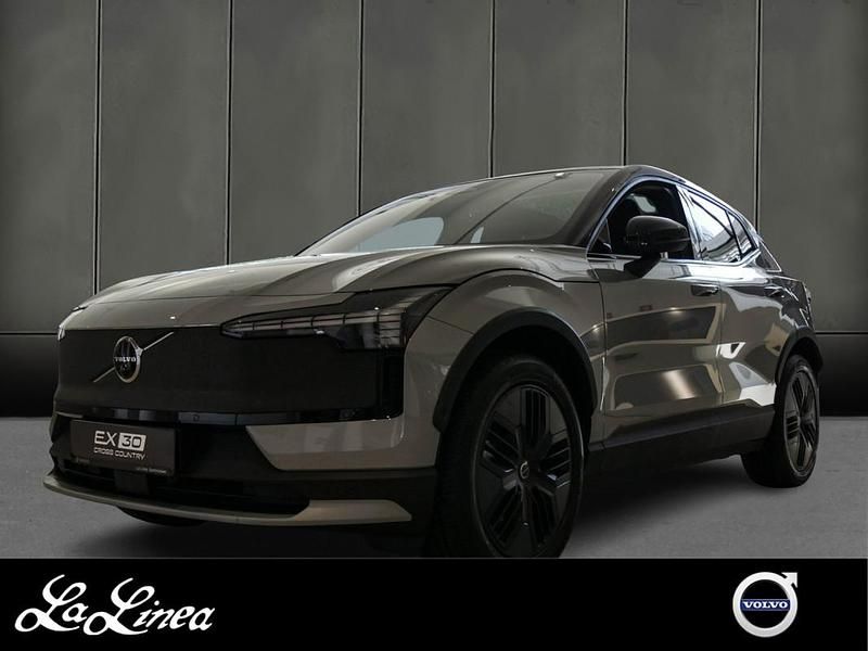 Vapour grey Gebraucht 2025 Volvo EX30 CC Ultra SUV | 48.930 € - Bild 1/3