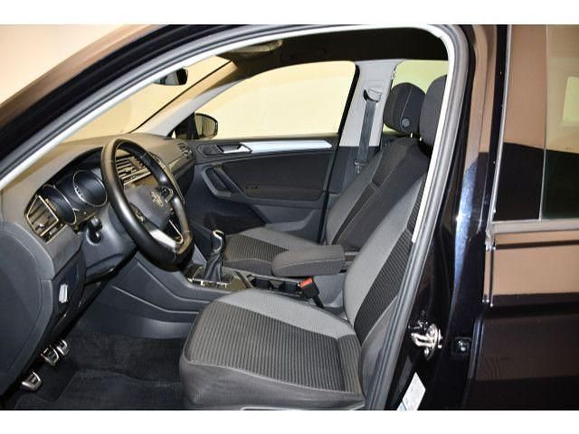 Gebraucht VW Tiguan Active 122 PS (89 kW) 2021 Deep black perleffekt SUV