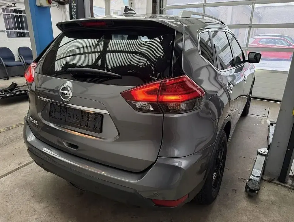 Gebraucht Nissan X-Trail 360º 163 PS (119 kW) 2018 Andere farbe metallic SUV