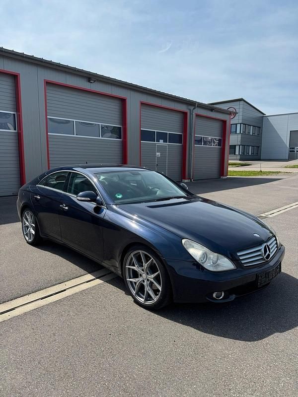 Blau Gebraucht 2006 Mercedes CLS320 Limousine | 8.950 € (Teuer) - Bild 1/4