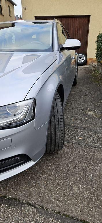 Gebraucht Audi A4 150 PS (110 kW) 2015 Grau Kombi