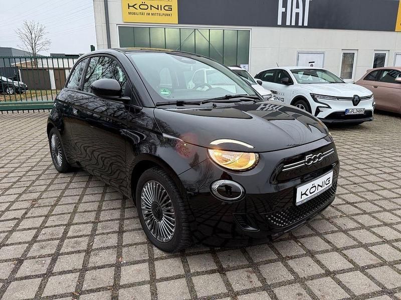 Gebraucht Fiat 500e 86 kW (118 PS) 2023 Schwarz Limousine