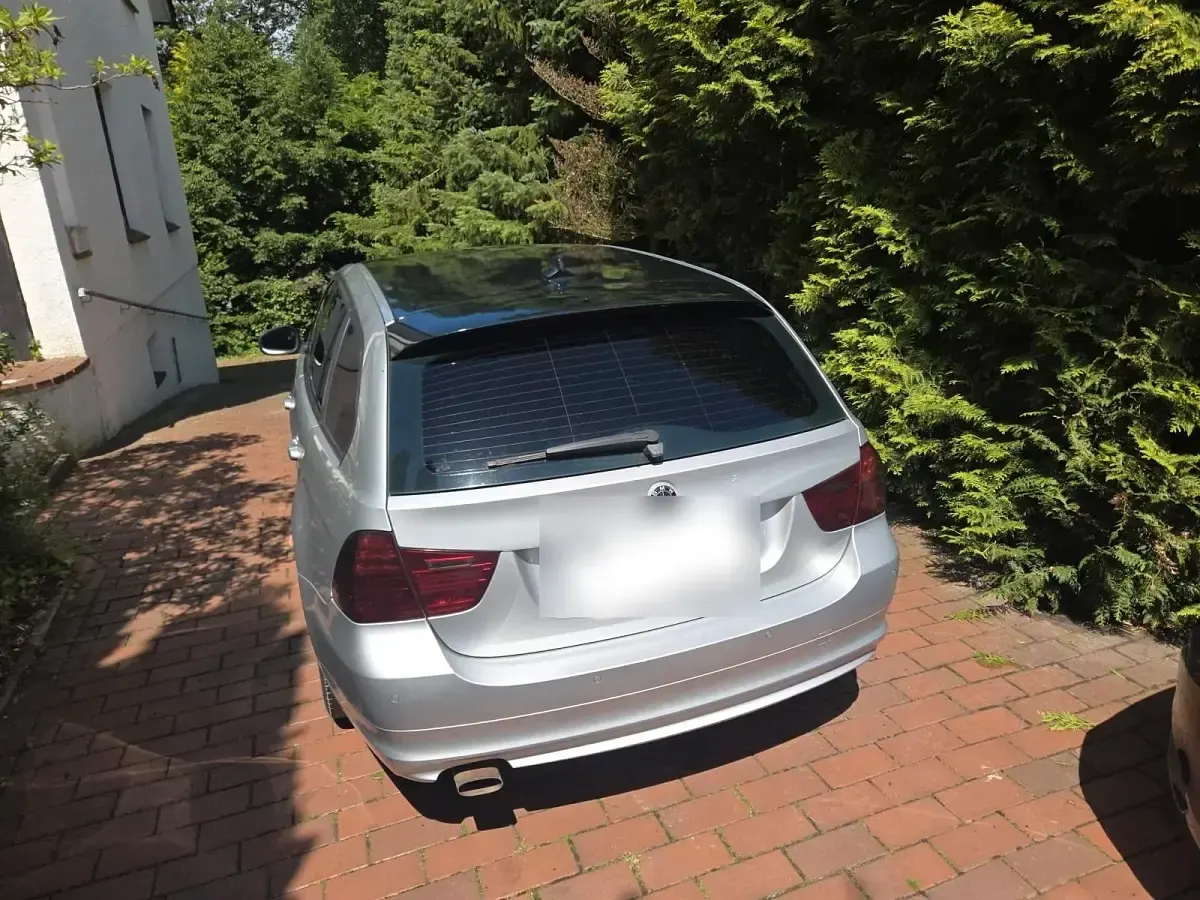 Gebraucht BMW 318 143 PS (105 kW) 2011 Grau Kombi