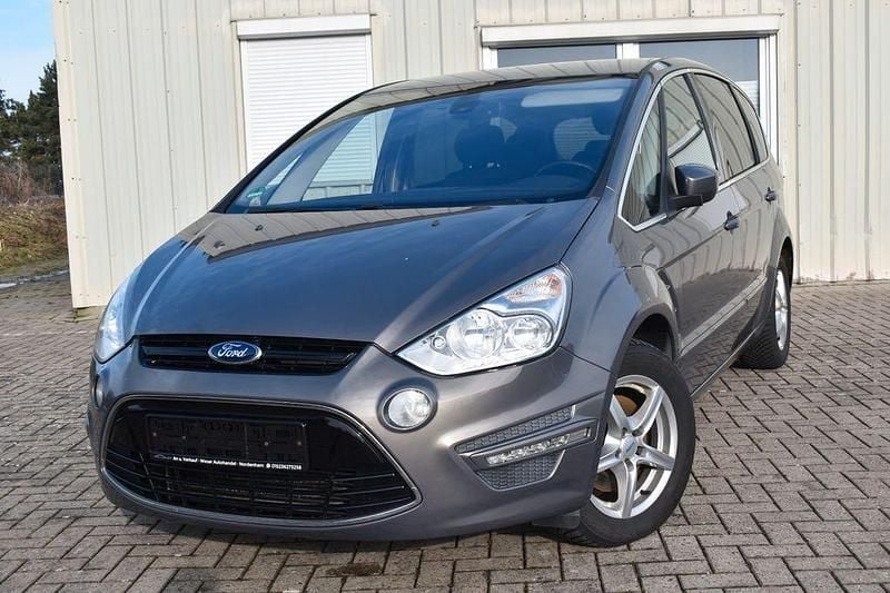 Gebraucht Ford S-MAX Titanium 200 PS (147 kW) 2011 Braun Van / Kleinbus