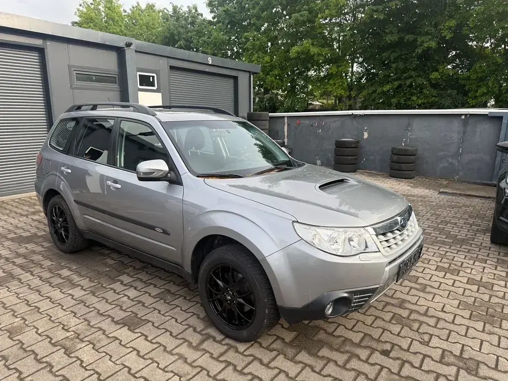 Occasion Subaru Forester 147 ch (108 kW) 2011 Gris SUV
