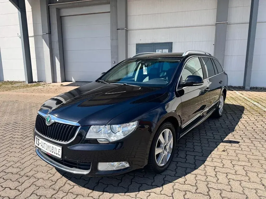 Gebraucht Skoda Superb Elegance 170 PS (125 kW) 2011 Schwarz Kombi