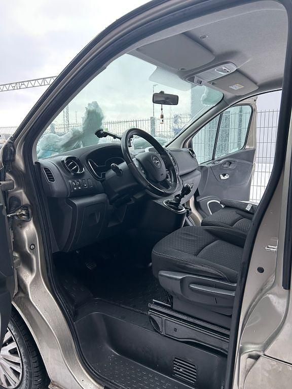 Gebraucht Opel Vivaro 116 PS (85 kW) 2015 Grün Van / Kleinbus
