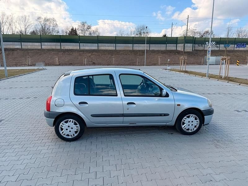 Gebraucht Renault Clio II 90 PS (66 kW) 1999 Grau Kleinwagen
