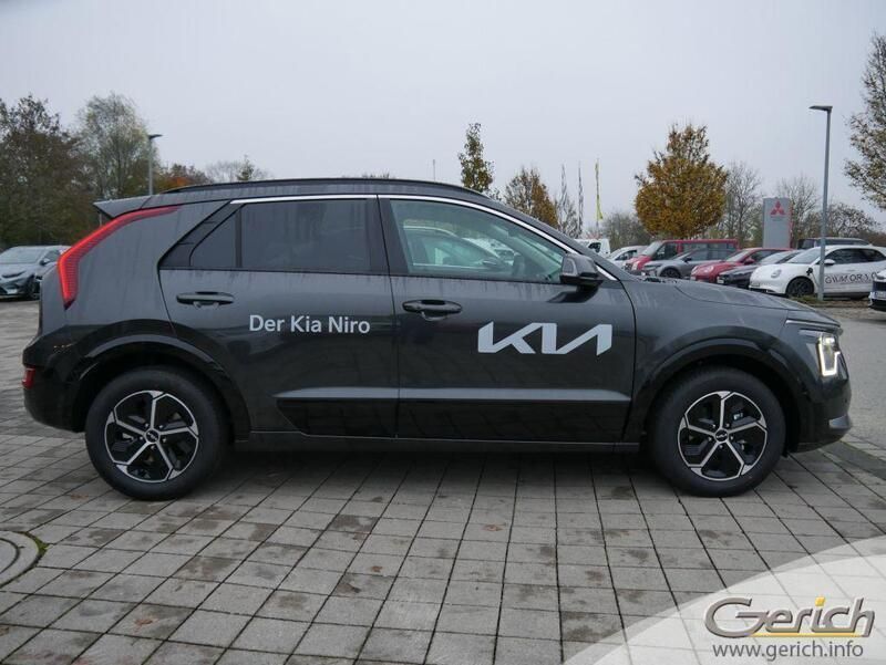 Gebraucht Kia Niro Vision 128 PS (94 kW) 2024 Interstellar grau metallic SUV