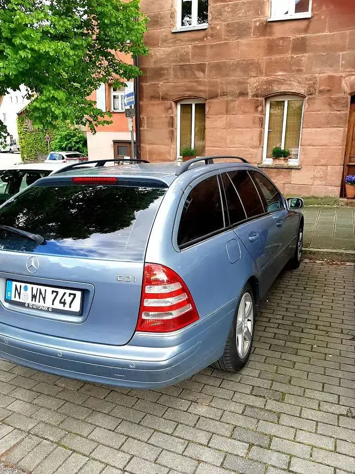 Gebraucht Mercedes C220 Elegance 150 PS (110 kW) 2006 Blau Kombi