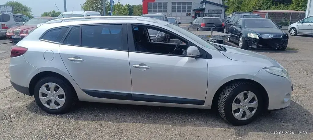 Używany Renault Mégane Expression 106 KM (77 kW) 2011 Szary Sedan/Limuzyna