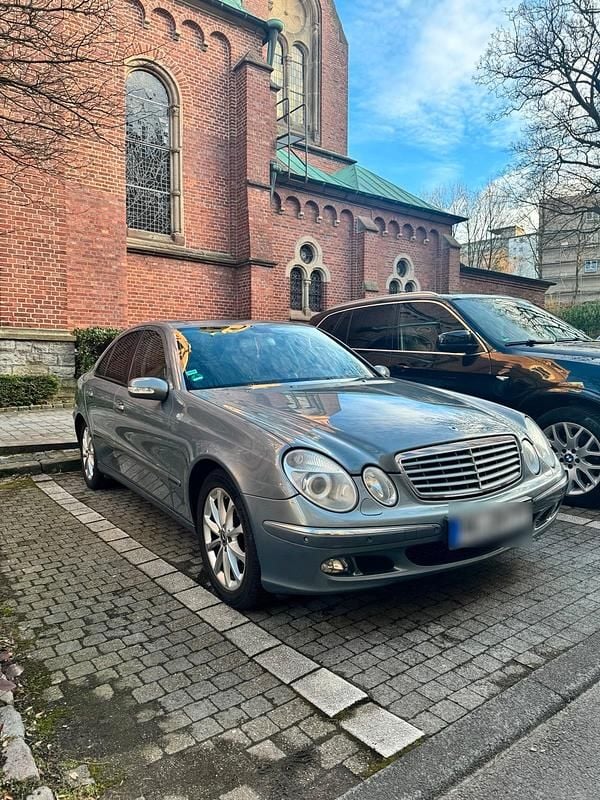 Gebraucht Mercedes E280 242 PS (177 kW) 2006 Grau Limousine