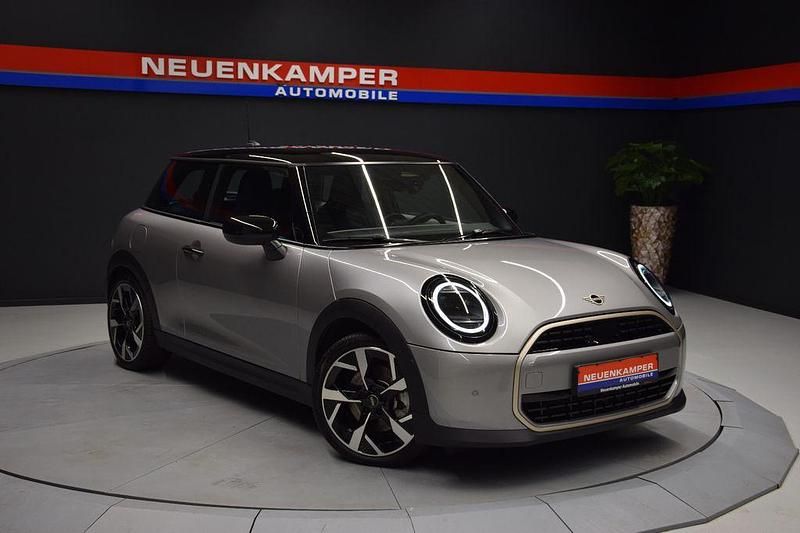 Silber Gebraucht 2024 Mini Cooper Favoured Kleinwagen | 27.490 € (Fairer Preis) - Bild 1/4