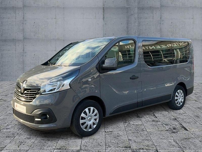 Gebraucht Renault Trafic Expression 121 PS (88 kW) 2019 Taupegrau Van / Kleinbus