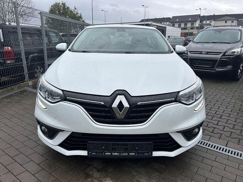 Gebraucht Renault Mégane IV 116 PS (85 kW) 2020 Weiß Limousine