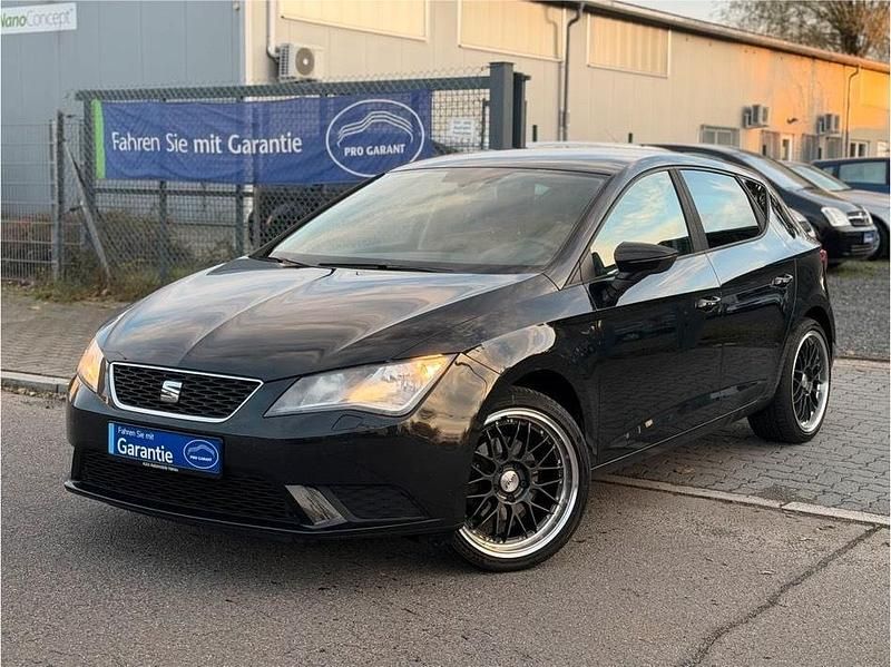 Schwarz Gebraucht 2014 Seat Leon Reference Limousine | 7.490 € (Superpreis) - Bild 1/4