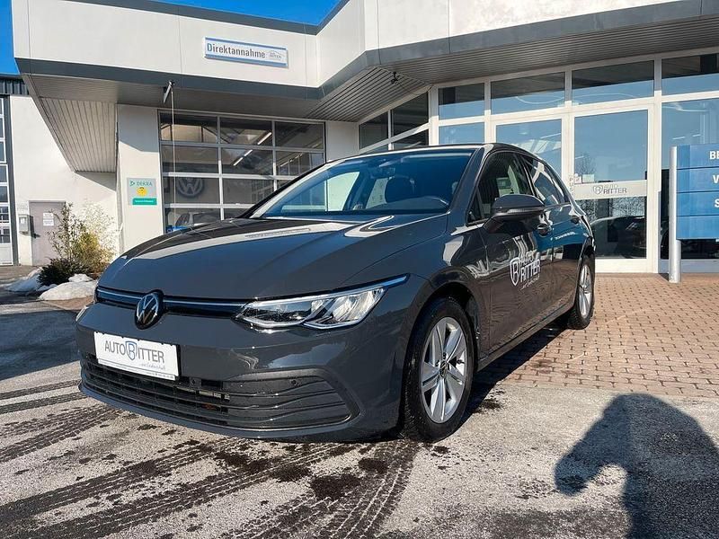 Gebraucht VW Golf VIII Life 150 PS (110 kW) 2023 Grau Limousine