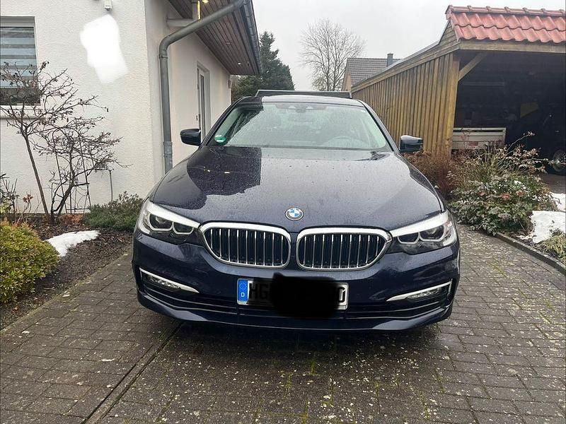 Second-hand BMW 520 190 CP (139 kW) 2017 Albastru Berlinǎ