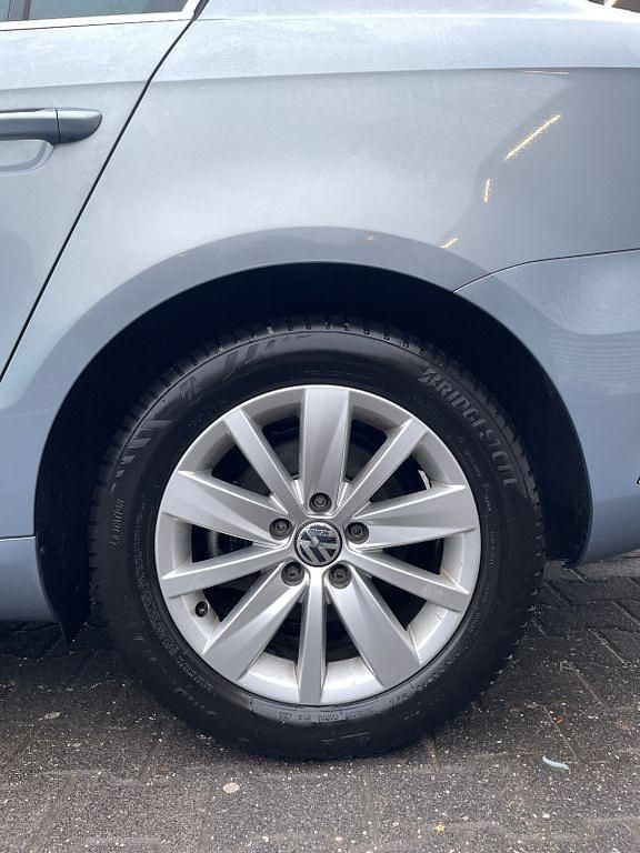 Gebraucht VW Passat Comfortline 122 PS (89 kW) 2011 Blau Limousine