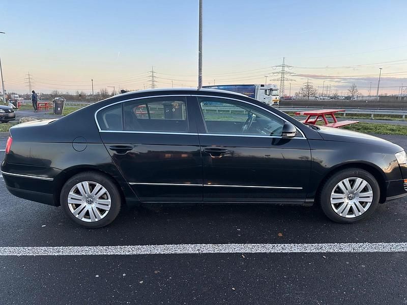 Gebraucht VW Passat 105 PS (77 kW) 2008 Schwarz Limousine