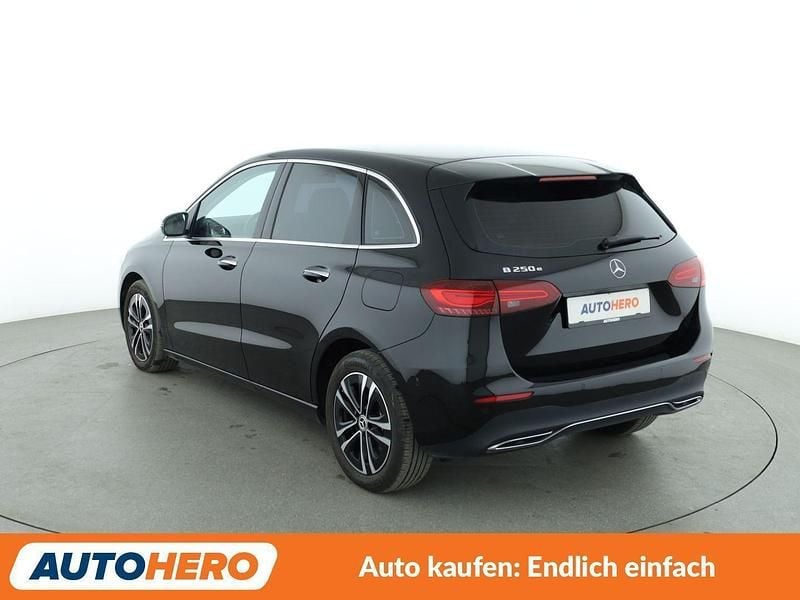 Gebraucht Mercedes B250e Progressive 218 PS (160 kW) 2023 Nachtschwarz Van / Kleinbus