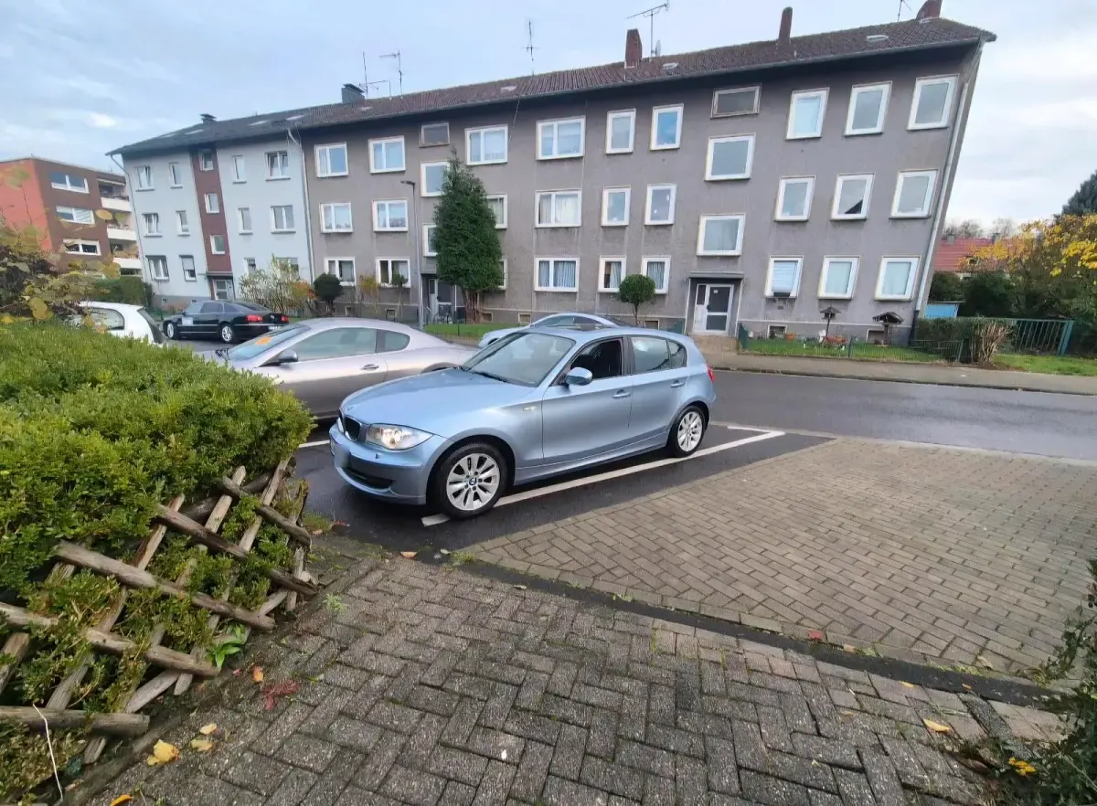 Gebraucht BMW 116 122 PS (89 kW) 2010 Blau Kleinwagen