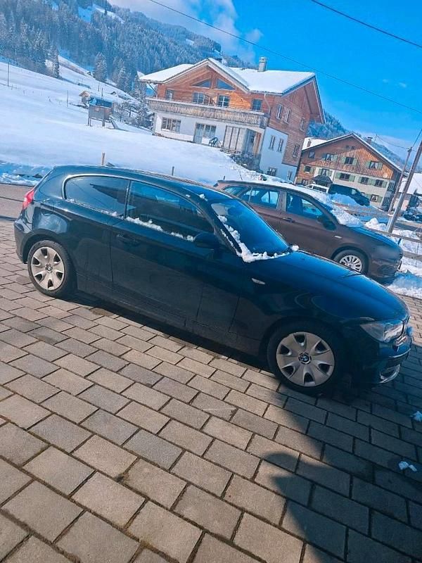 Gebraucht BMW 118 143 PS (105 kW) 2008 Schwarz Kleinwagen