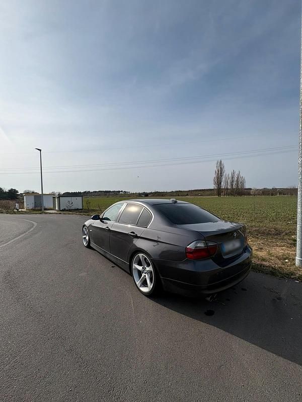 Second-hand BMW 325 197 CP (144 kW) 2007 Gri Berlinǎ