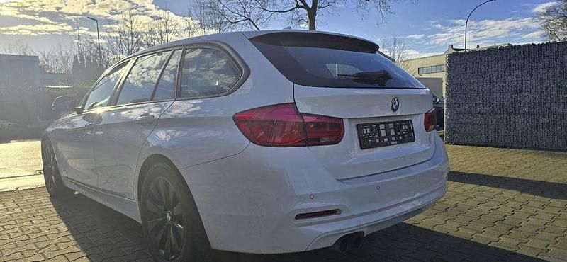 Gebraucht BMW 320 Advantage 184 PS (135 kW) 2015 Weiß Kombi