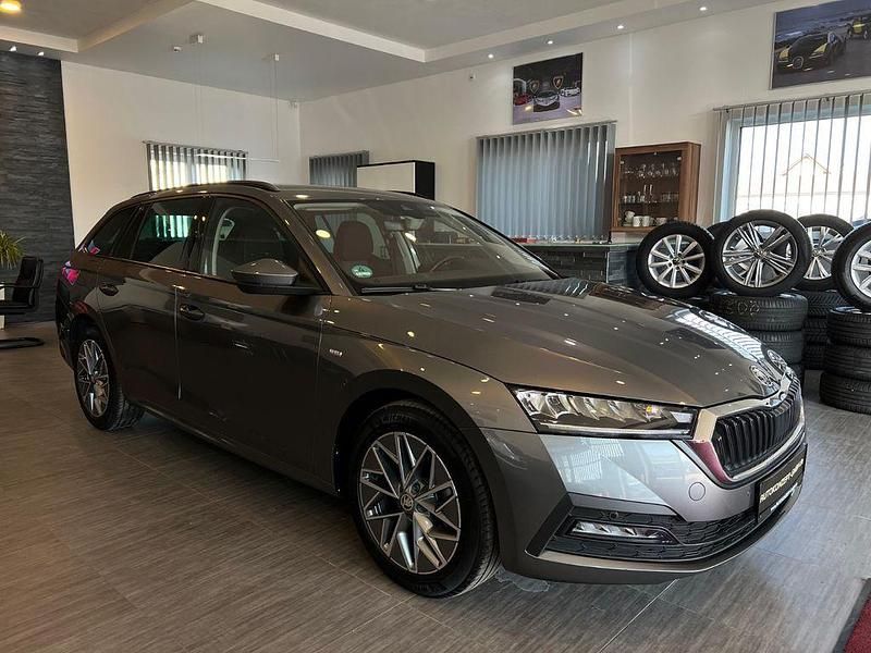 Gebraucht Skoda Octavia 150 PS (110 kW) 2023 Grau Limousine