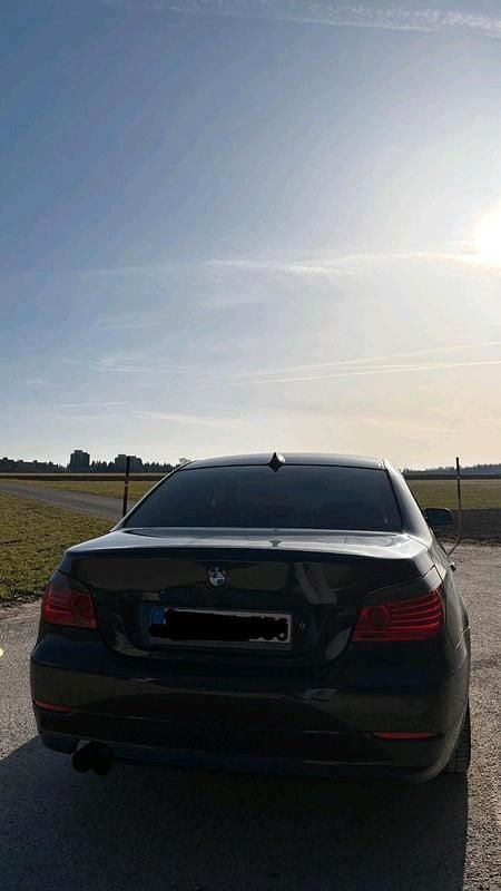 Gebraucht BMW 525 218 PS (160 kW) 2008 Schwarz Limousine
