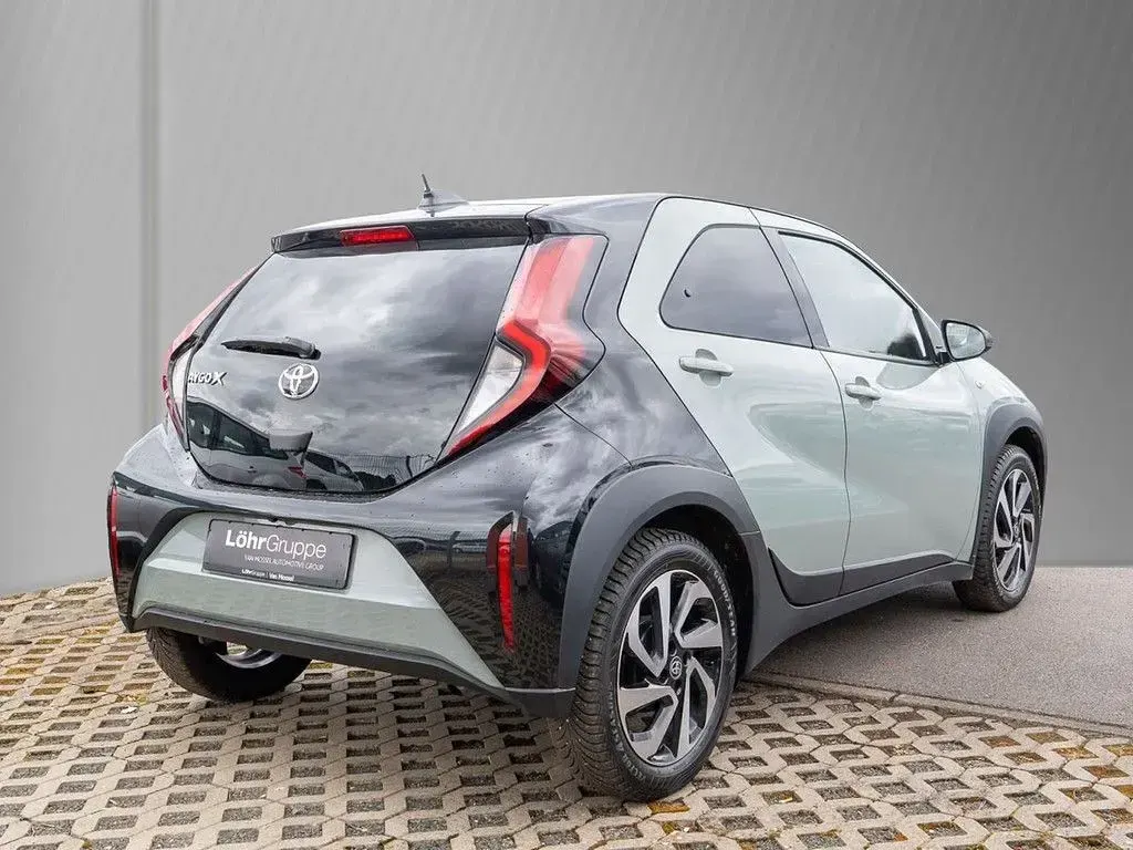 Gebraucht Toyota Aygo X 72 PS (52 kW) 2025 Schwarz SUV