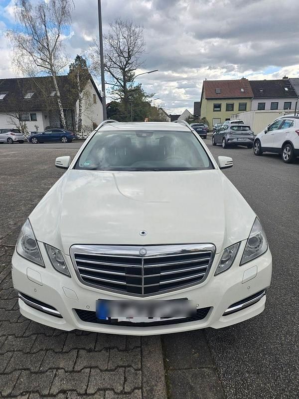 Schwarz Gebraucht 2010 Mercedes 350 Avantgarde Kombi | 9.499 € (Superpreis) - Bild 1/4