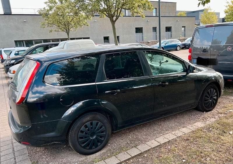 Second-hand Ford Focus 125 CP (91 kW) 2010 Negru Break